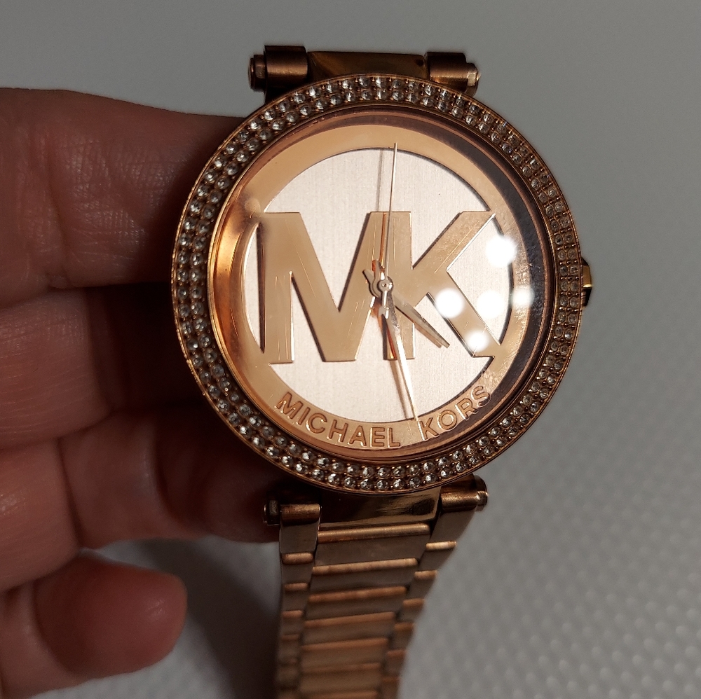 Michael Kors Rose Gold/Quartz & Pave' Bezel Bracelet Watch - Picture 4 of 8